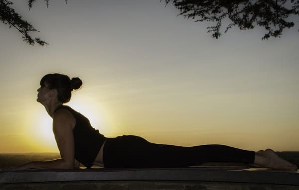 pratiquer le yoga à 50 ans 